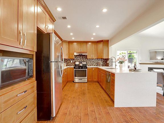 5th image of 4919 Avenida De Los Arboles