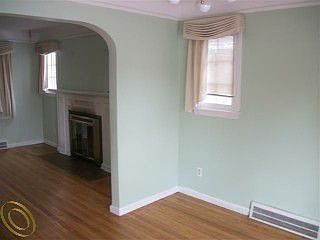 4th image of 1835 23rd St