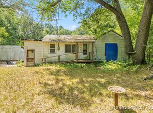 10603 Paw Paw Ave, Grant, MI 49327