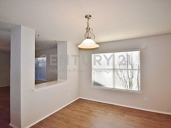 5th image of 217 Silver Spur Dr