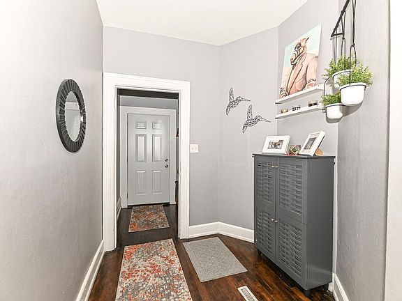 3rd image of 400 E Garfield AVENUE #402