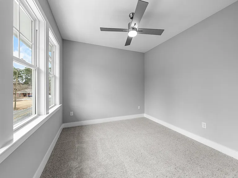 2805 Fawn Ave #B — Photo 17