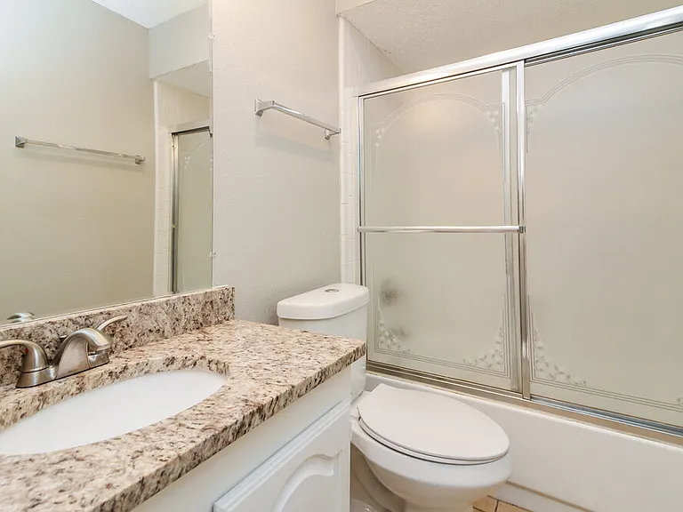 423 Barton Dr — Photo 16