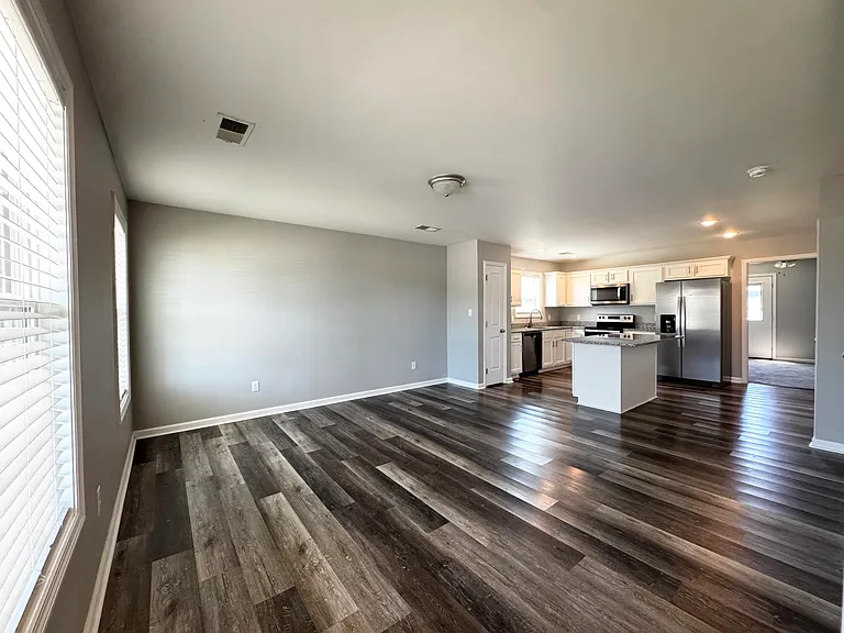 2027 Dolly Dr — Photo 6