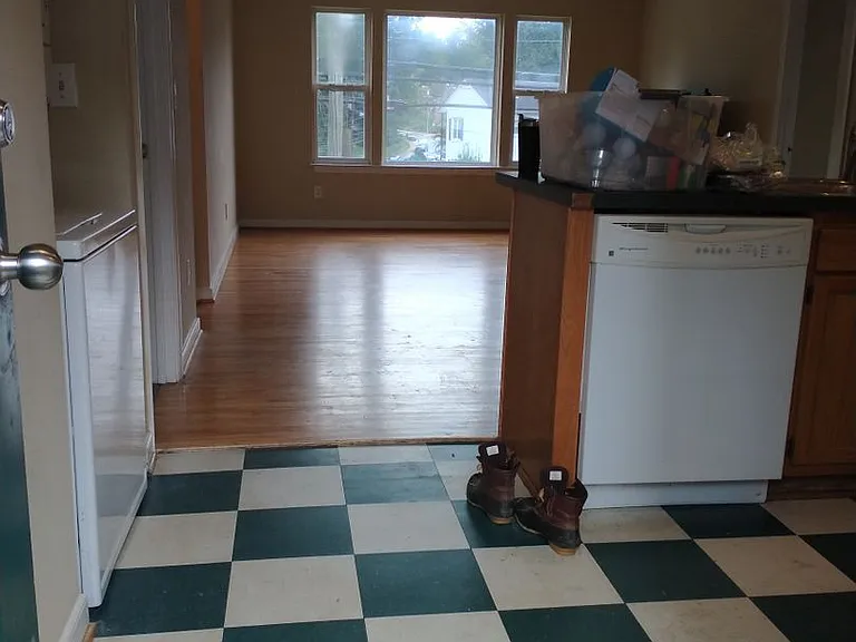 1100 Preston Ave — Photo 14