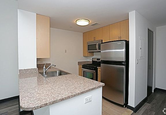 4th image of 153-30 89th Ave #412