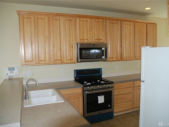 2nd image of 3121 Lombard Ave APT B