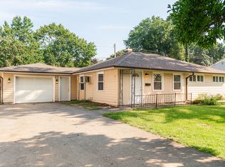 124 Tilton Park Dr, Dekalb, IL 60115