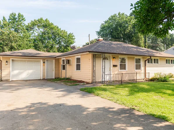 124 Tilton Park Dr, Dekalb, IL 60115