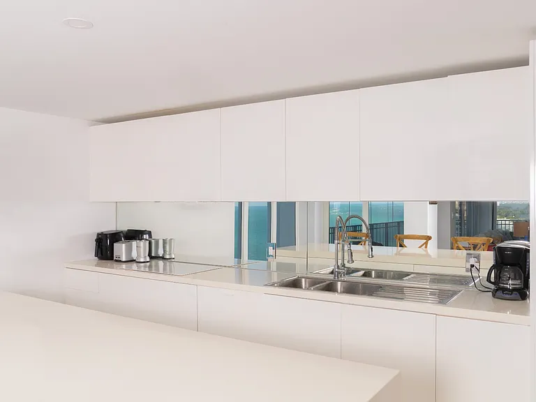 881 Ocean Dr #18H — Photo 2