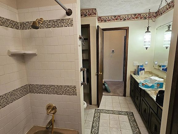 5th image of 517 Bellevue Blvd N #3