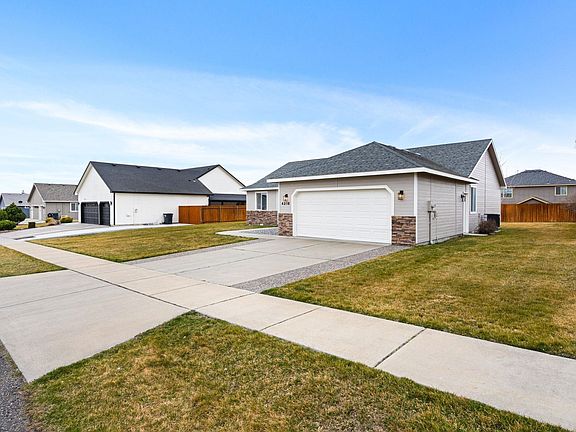 3rd image of 4216 Yuma Dr