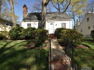 60 Foster Ave, Valley Stream, NY 11580