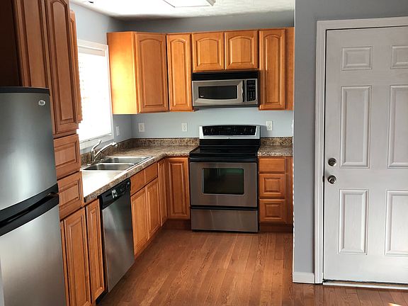 4th image of 504 Parrish Ln