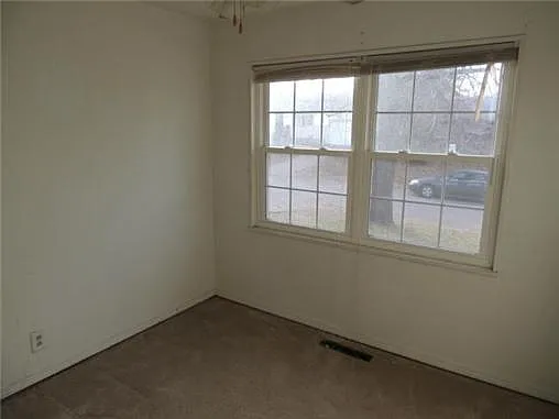 3600 NE 54th Ter — Photo 6