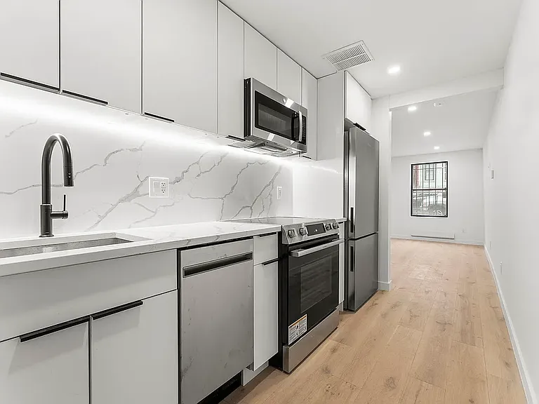 146 Nelson St #GARDEN — Photo 4