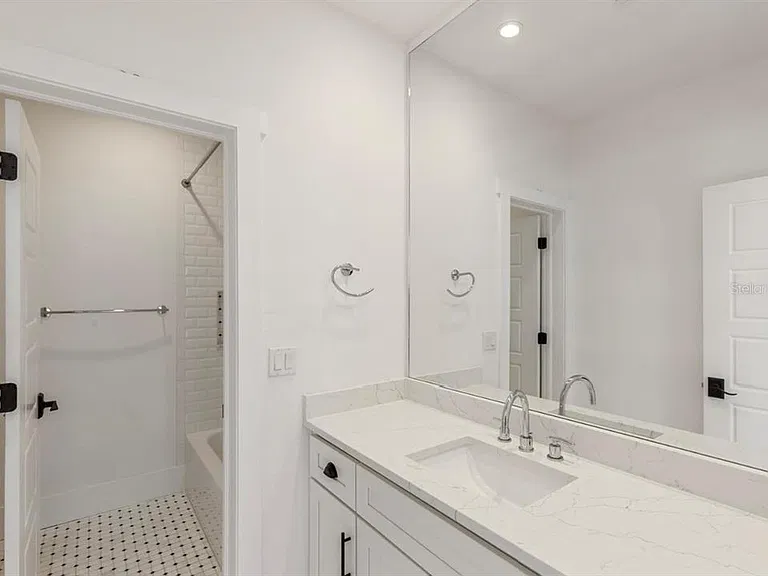 214 E Floribraska Ave — Photo 29
