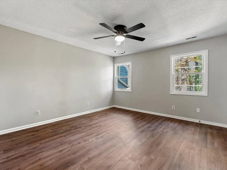 5508 Kaplan Dr — Photo 17