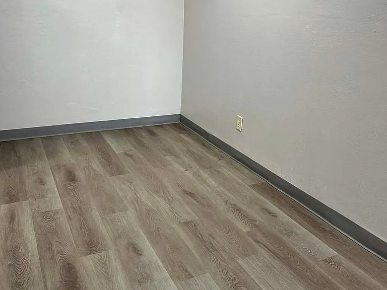 1157 Ravenwood Rd — Photo 4