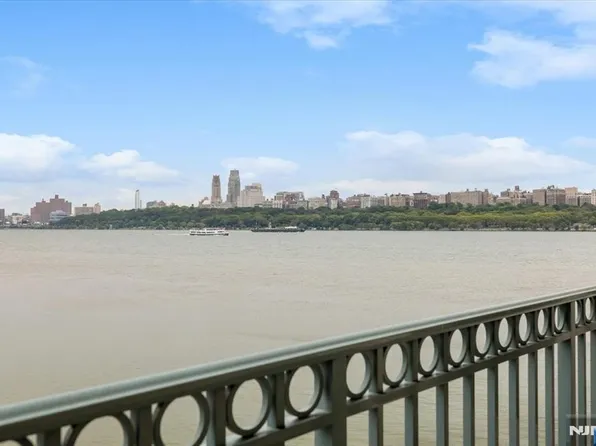 106 The Promenade, Edgewater, NJ 07020