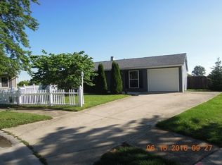 922 Rockcliff Ct, Fort Wayne, IN 46819