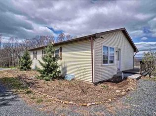 27 Frog Hollow Rd, Newport, PA 17074