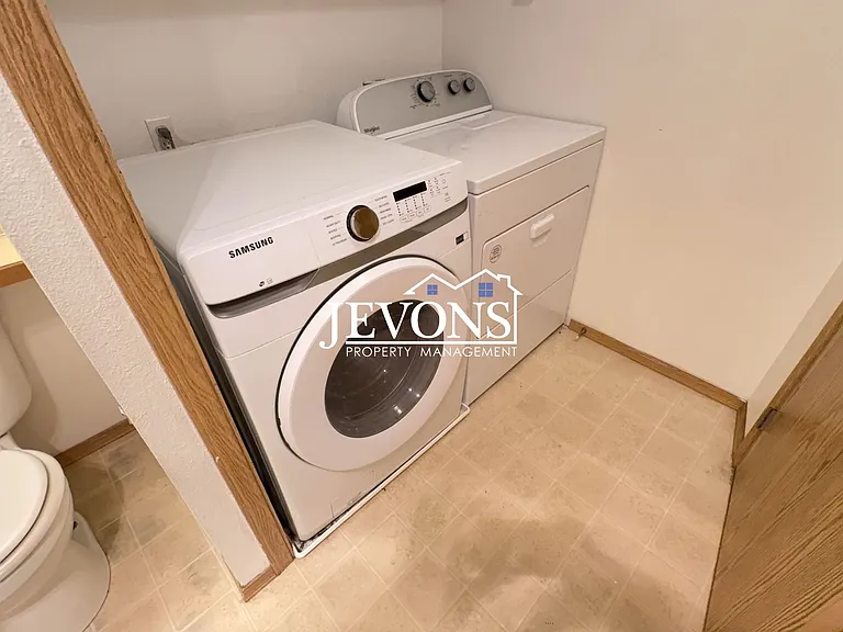 4538 S Warner St #A — Photo 15