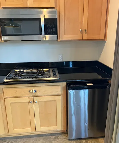 1180 Honey Run Rd — Photo 4