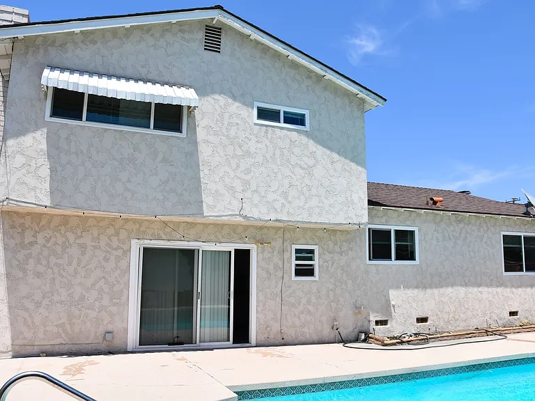 522 E Collins Ave — Photo 62