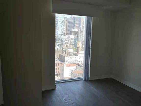 4th image of 99 John St #1308
