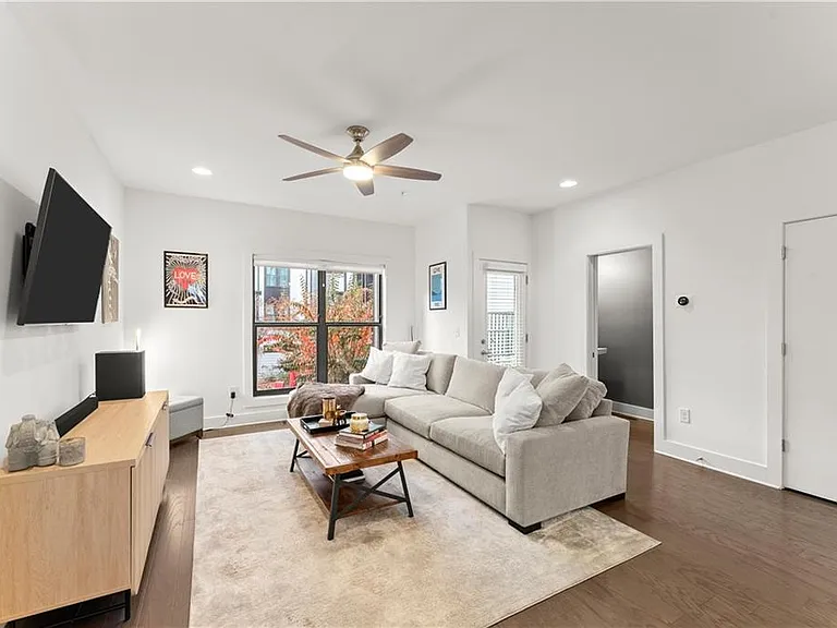 53 Moda Ln — Photo 3