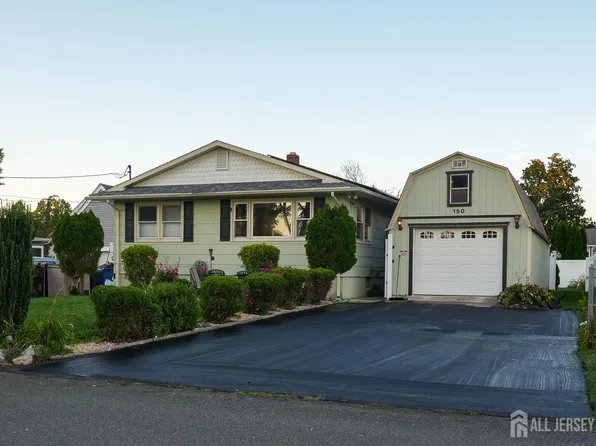 150 Farragut Ave, Middlesex, NJ 08846