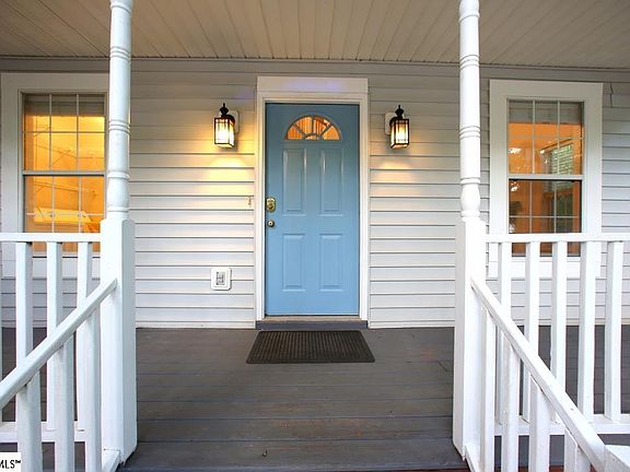 3rd image of 909 Townes St
