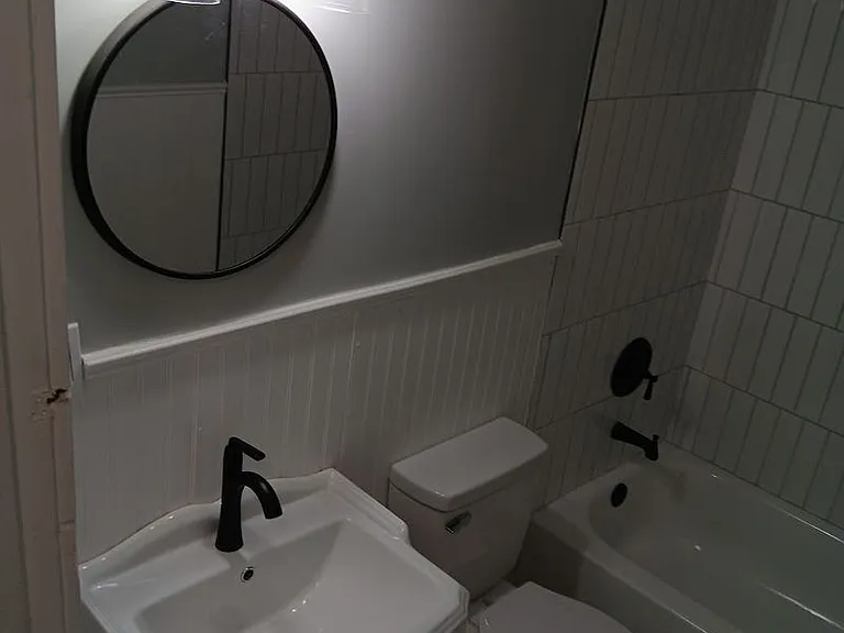 246 Mathewson Pl SW — Photo 9