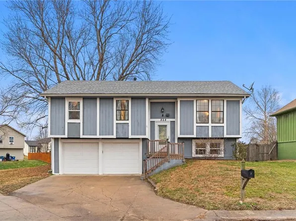 828 S 9th St, Edwardsville, KS 66111