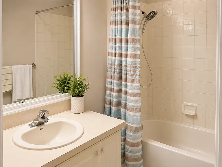 35 Jackson Ave — Photo 13