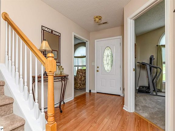 2nd image of 507 Kingfisher Dr