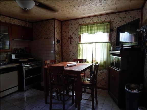 2nd image of 3105 S 28th St