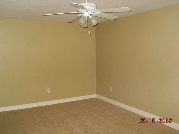 5th image of 222 Saint Andrews Blvd