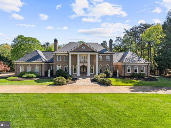 2401 Oakmont Ct, Oakton, VA 22124