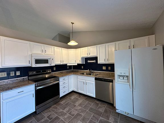 5th image of 164 Glengary Dr