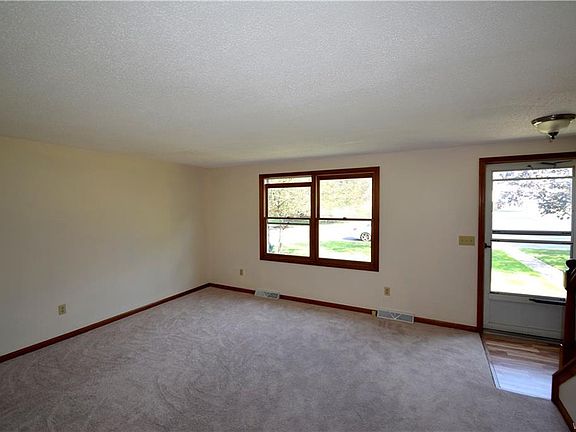 2nd image of 247 Wimbledon Ct