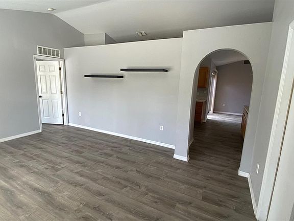 4th image of 2598 Margaret Ln