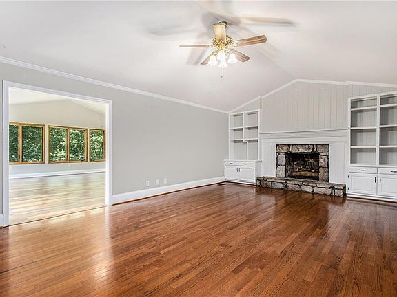 3rd image of 371 Lake Dr SE