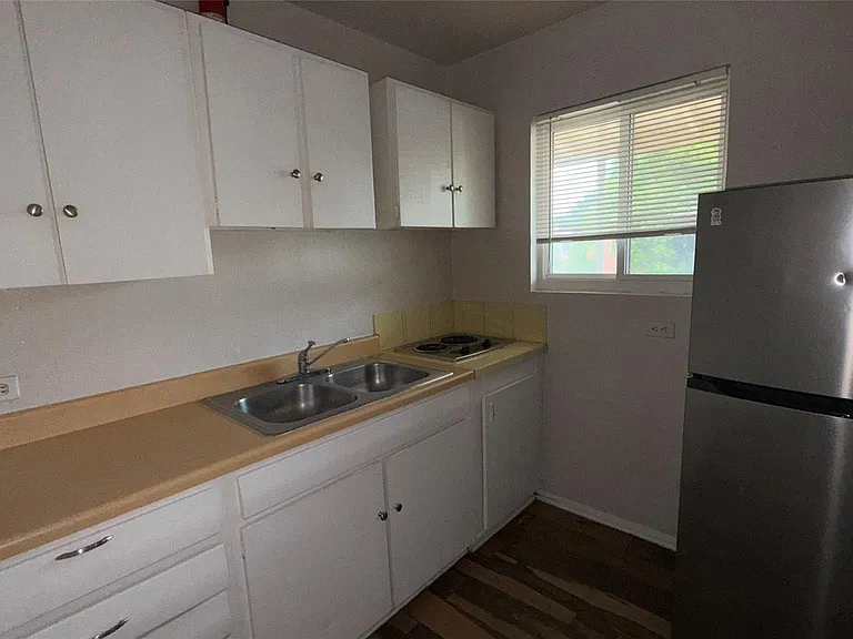 811 Colquitt St #9 — Photo 5