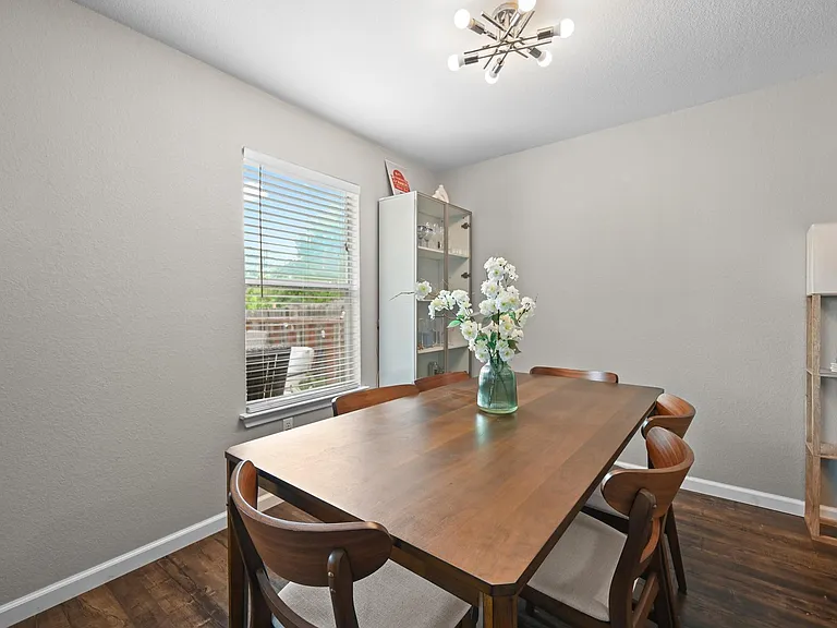 1414 Strickland Dr — Photo 10