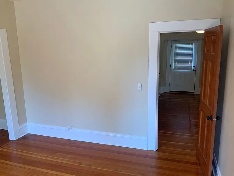 1006 W 12th Aly — Photo 16