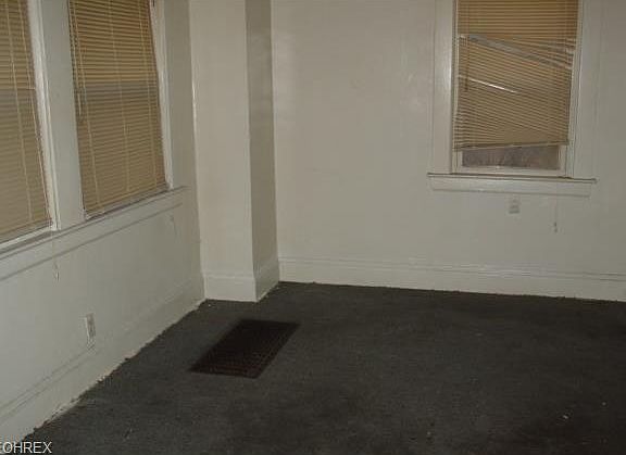 5th image of 15748 Mandalay Ave