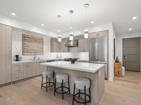 425 1st St #25, Los Altos, CA 94022