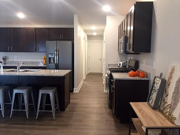 2nd image of 4727 Camden Dr